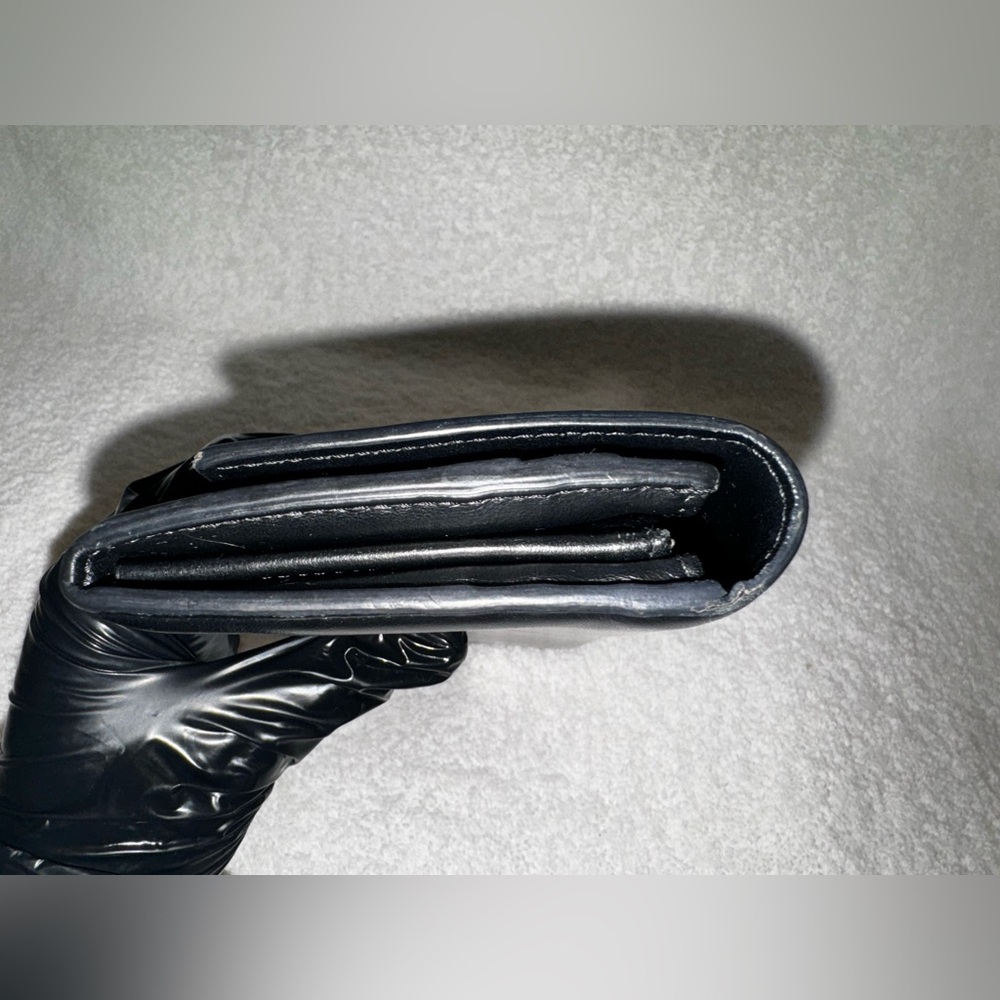 Fendi Peekaboo Continental long wallet with dust bag and certificate card. - Picture 5 of 16